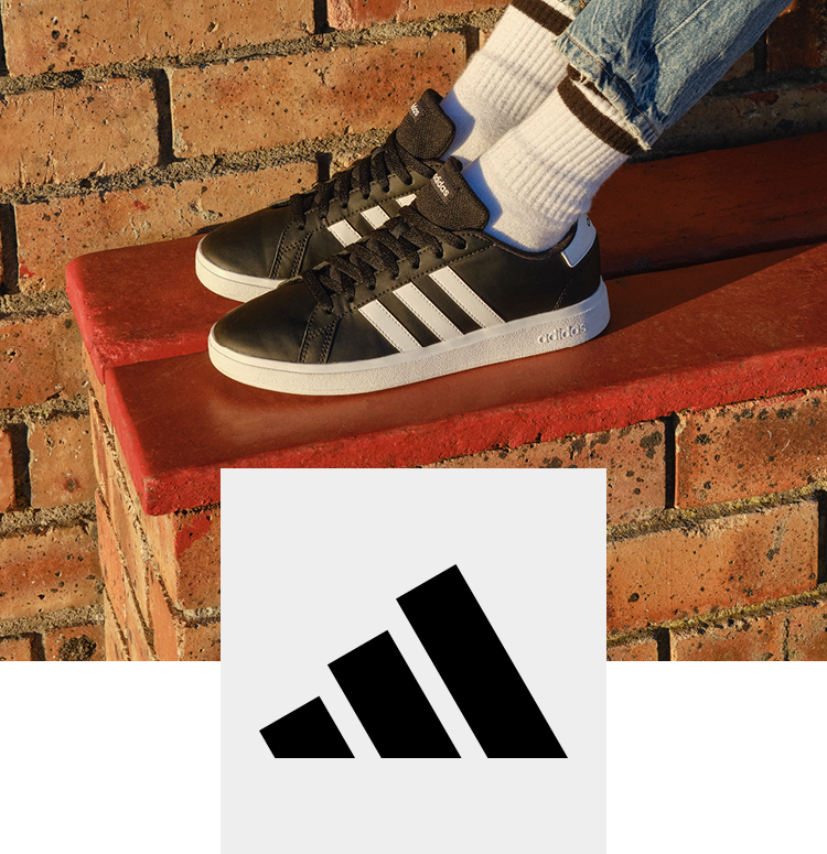 adidas Sneaker &amp; adidas Logo