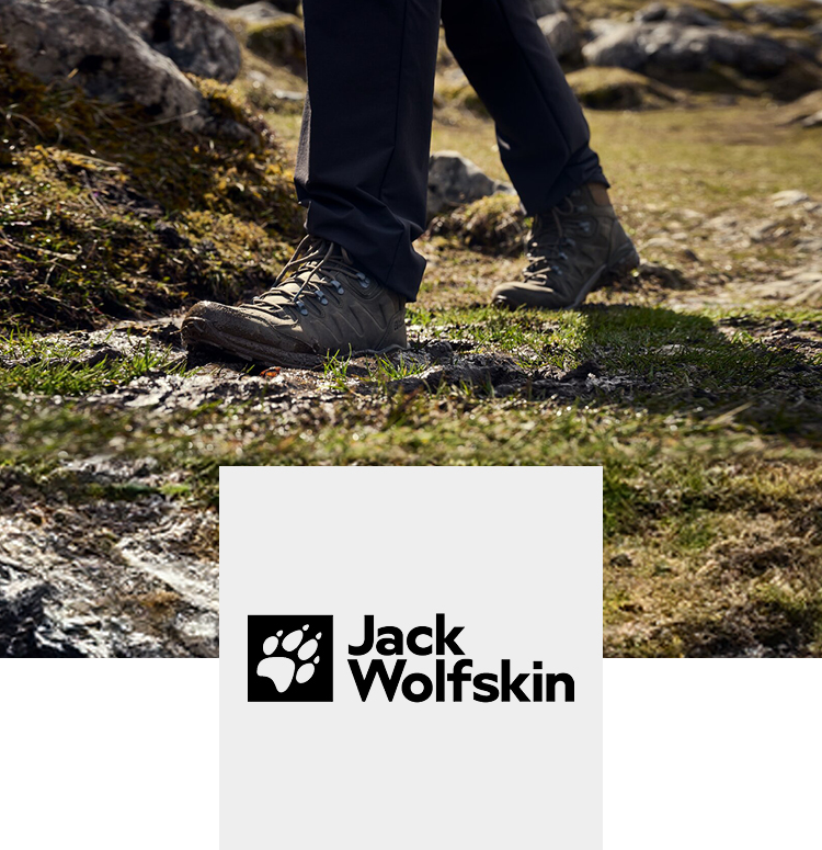 Hiking in the mountains with Jack Wolfskin trekkingshoes