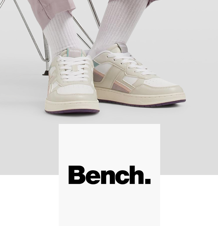 Woman on a chair with Bench courtsneakers