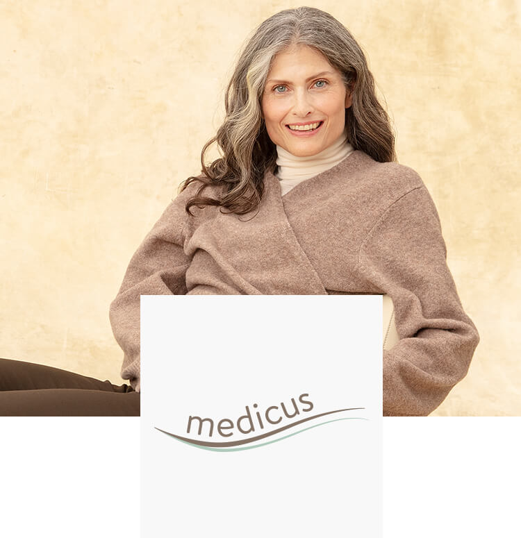 Frau mit Medicus Logo